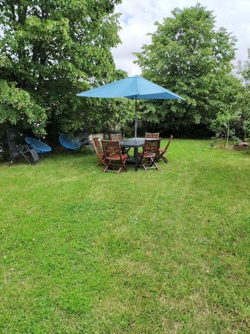 Saint-Benoit-du-Sault Maison Tout Confort Avec Piscine מראה חיצוני תמונה